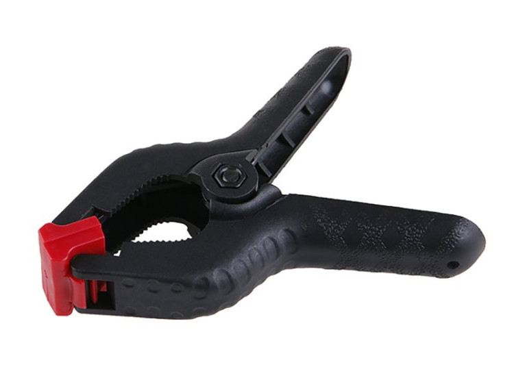 Levior Svěrka plastová 4" rozteč max. 40mm